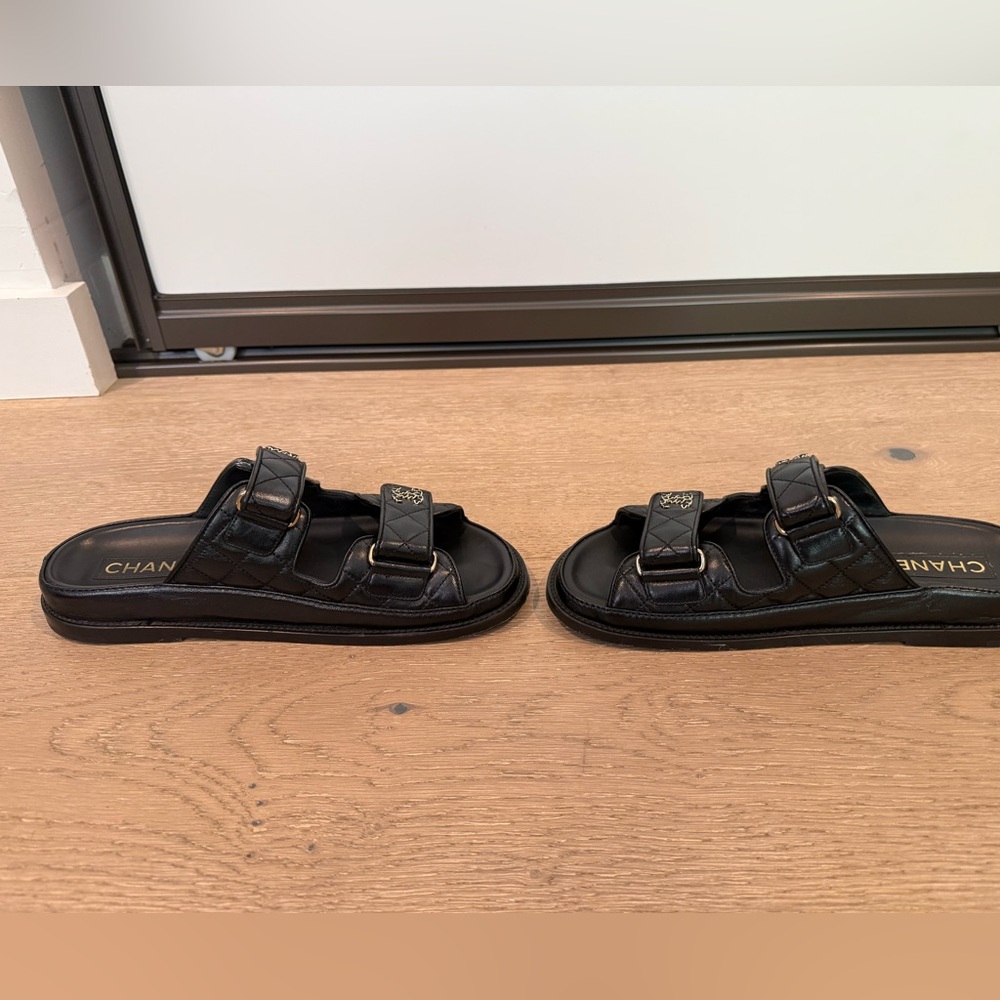 100% authentic CHANEL Black Calfskin “dad” Sandals with CC Logo size39 - Picture 6 of 8